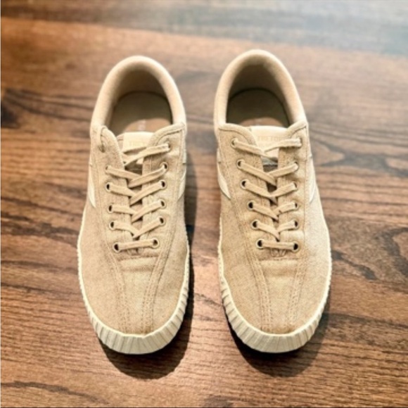 Shoes - Casual Women's Suede Sneakers in Beige - Neutral Everyday Style